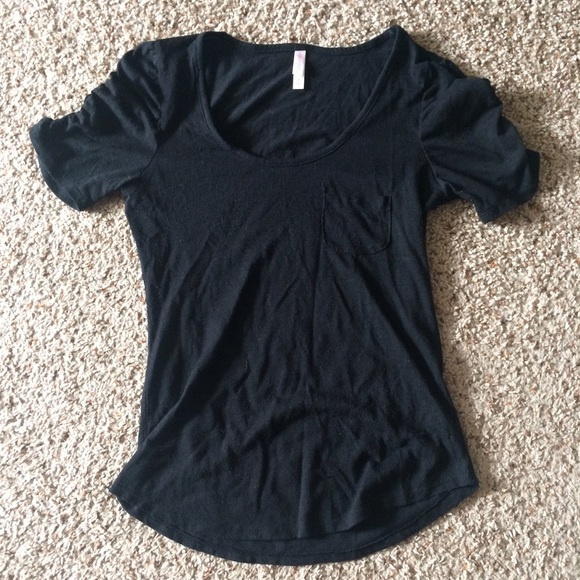 Pocket Tee with flared sleeves