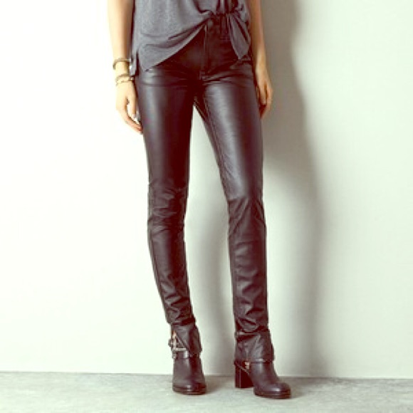 🎉🎉Faux black leather pants