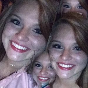 Meet your Posher, Casey