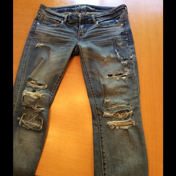 American Eagle distressed jeans