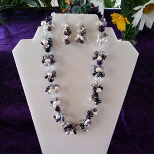 NWOT Green  and  gray  keshi  pearls  necklace