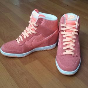 Nike Dunk Sky High Mesh "Total Crimson"