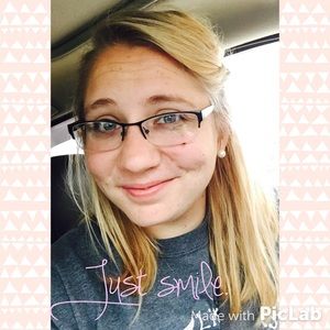 Meet your Posher, Laura