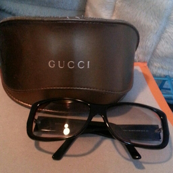 Pre-loved Gucci sunglasses in excellent condition