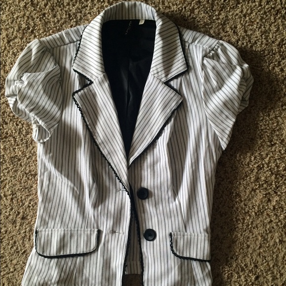 Black sand White pin stripes blazer