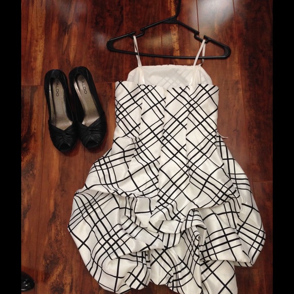 Black Striped Party Dress size 7 - Picture 2 of 3