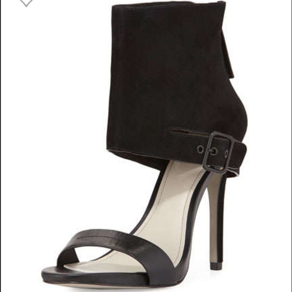 〰️Pour La Victoire Leather Sandal