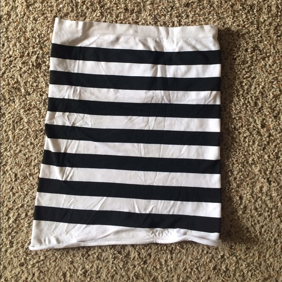 B&W striped strapless top