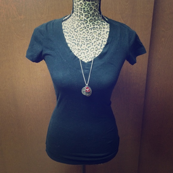 Ambiance Apparel - simple & classy blk V neck top