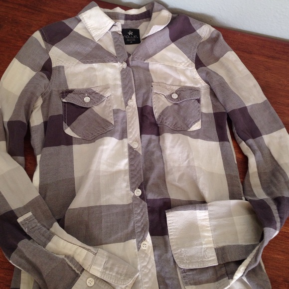 Fall Flannel 🍂 - Picture 2 of 2