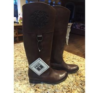 Frye Melissa logo boots