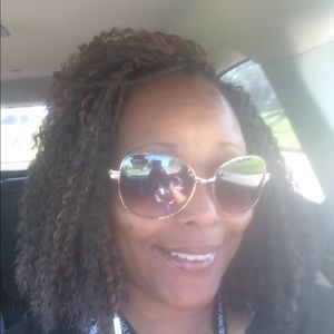 Meet your Posher, Falisha