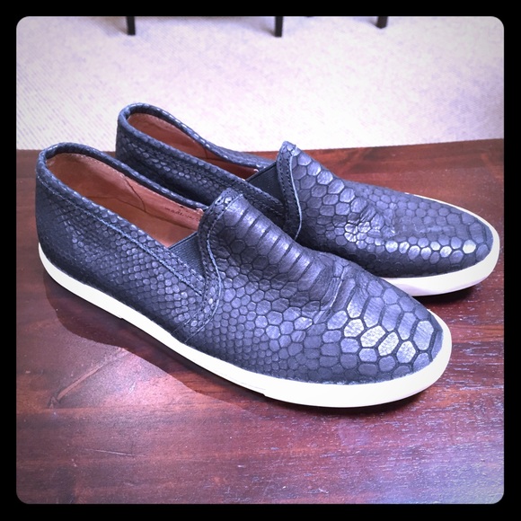 Joie kidmore sneakers size 35.5