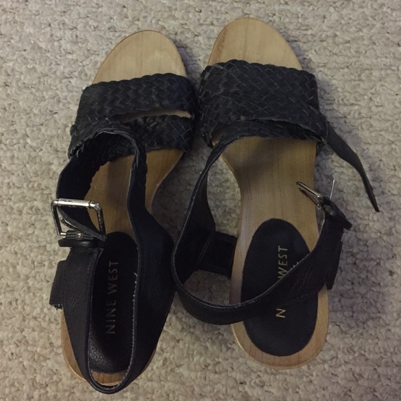 Nine West Wooden Heels - Picture 3 of 4