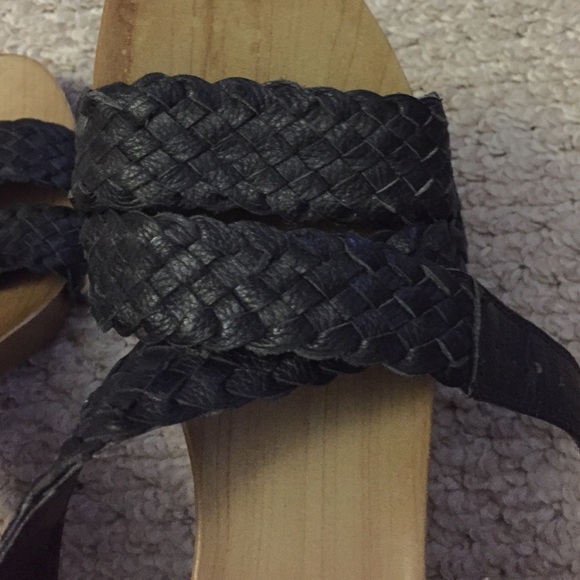 Nine West Wooden Heels - Picture 4 of 4