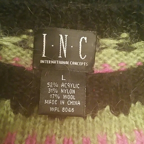 Sweater - Picture 4 of 4