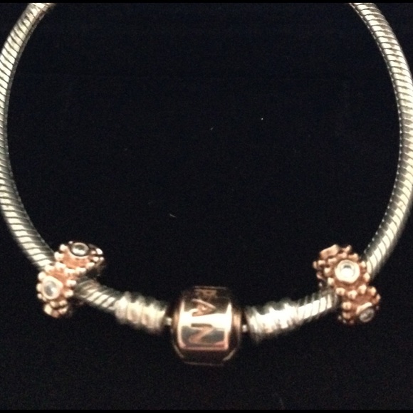 2 -Pandora Rose Gold Her Majesty Charms