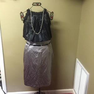 Silver pencil skirt with a shiny crinkle fabric
