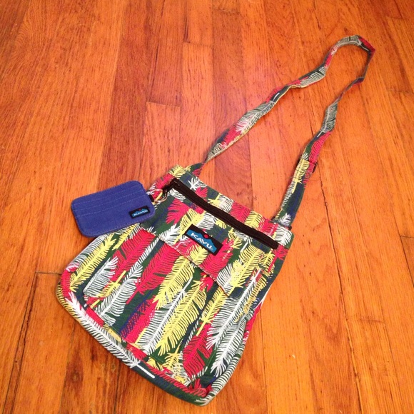 Over the shoulder Kavu purse with wallet