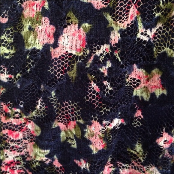 **SOLD**Floral lace dress🌸 - Picture 4 of 4