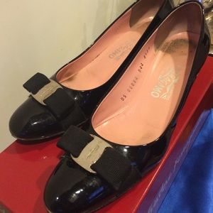 Black patent ferragamo pumps size 8 AA