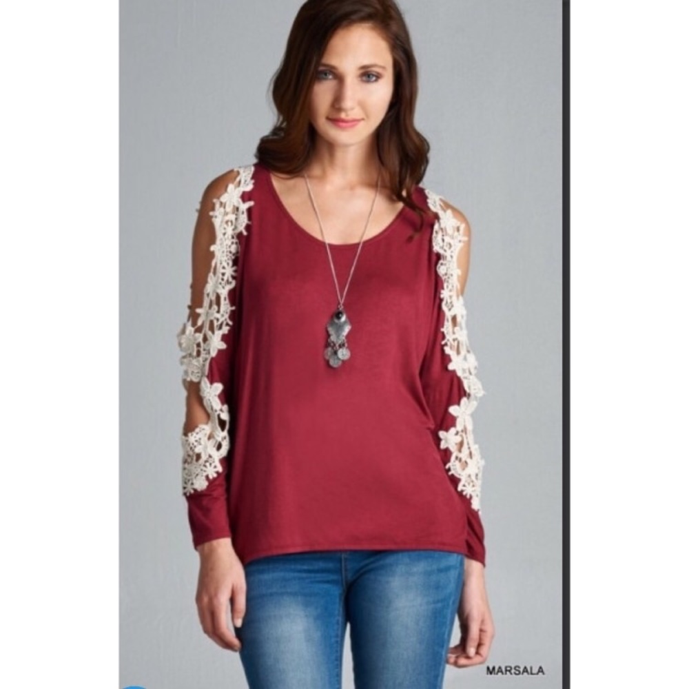 Cut-out lace sleeve blouse