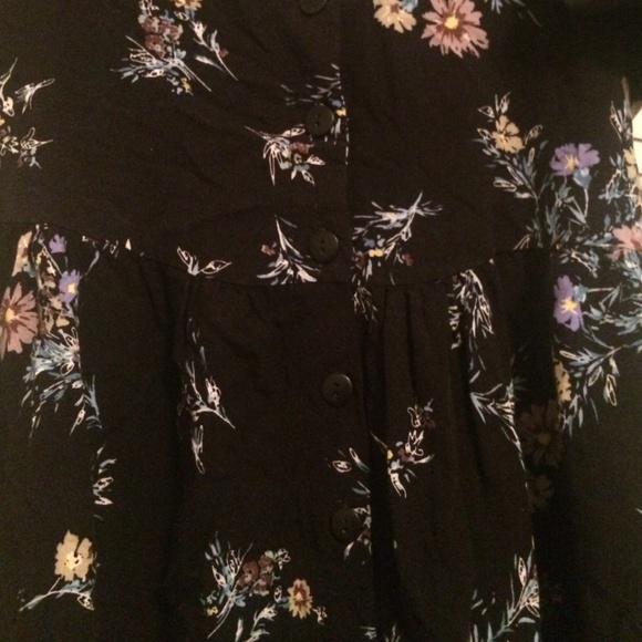 Top - Picture 2 of 3