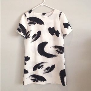 Cool paint marks shift dress!