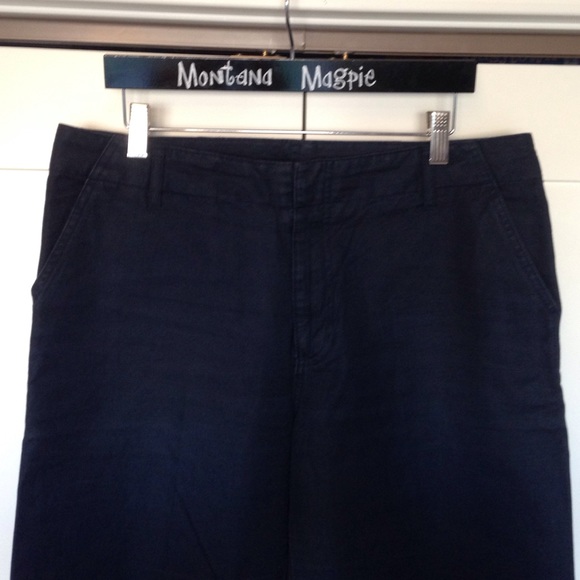 Navy Gap Capri