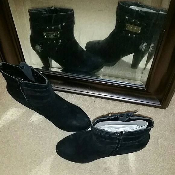Black Ankle Boots - Picture 2 of 4
