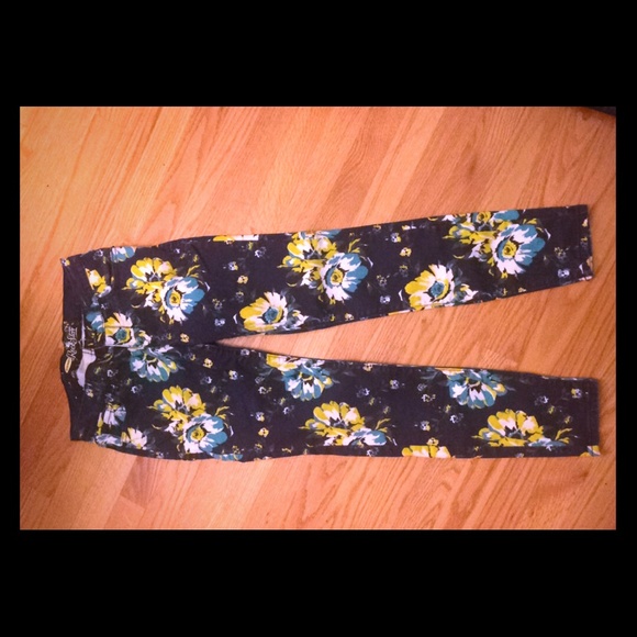 Old Navy Floral Printed Pants