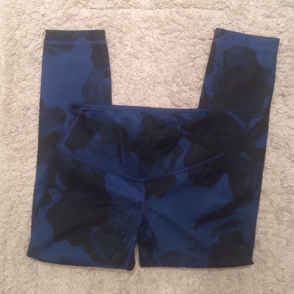 Lulu workout pants