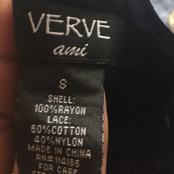 Pretty Chic Top - Picture 2 of 2