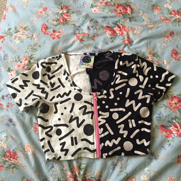 Lazy Oaf x Nasty Gal abstract print zipup crop top