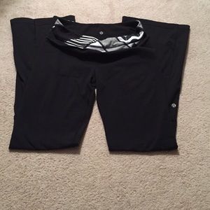 Groove Lululemon sweatpants.