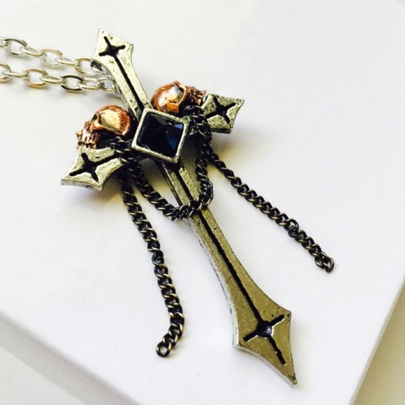 Alchemy Other - Lover's Skulls of Eternity Cross Pendant Necklace