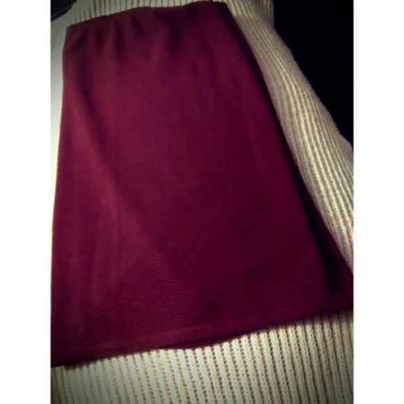 High-waisted burgundy skirt Charlotte Russe