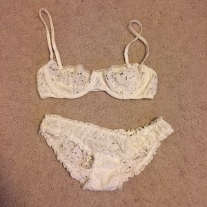 💥SOLD💥 NWT Gilly Hicks Lace Bra & Panty Set