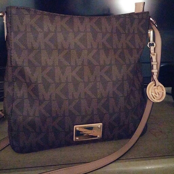 Michael Kors Jet Set bag