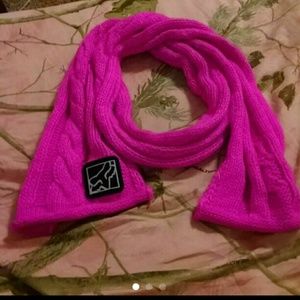 Pink scarf fox racing
