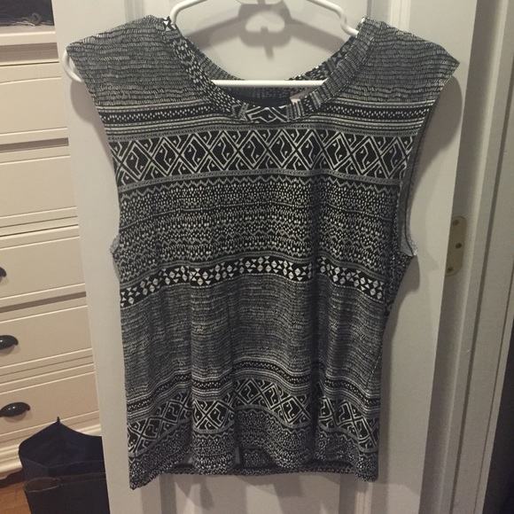 BCBGeneration Aztec Top