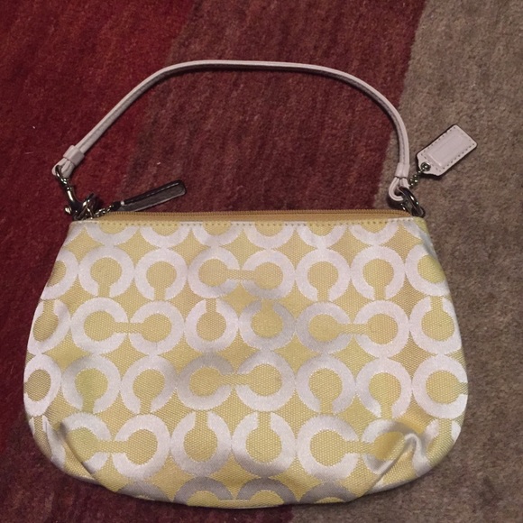 Small pale yellow coach bag - Picture 2 of 3