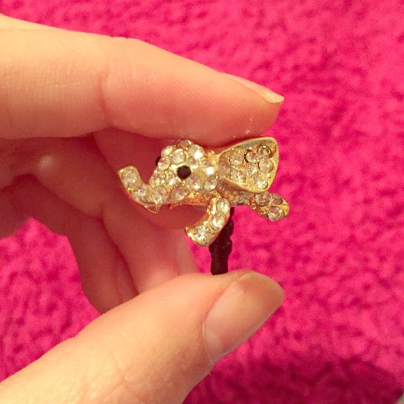 Elephant headphone hole plug