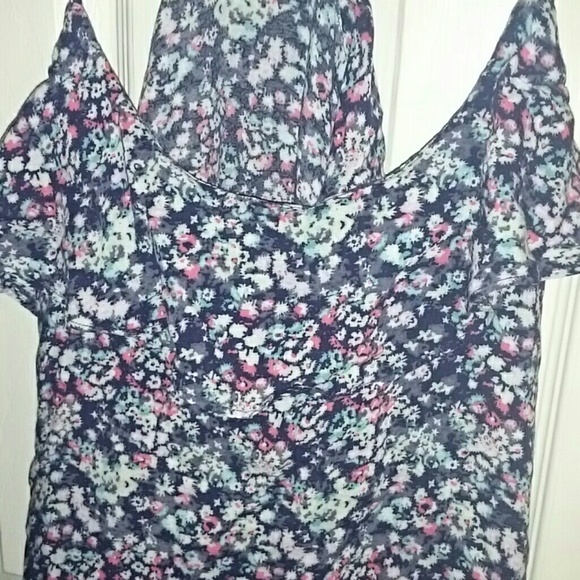 Floral spaghetti American Eagle top - Picture 2 of 4