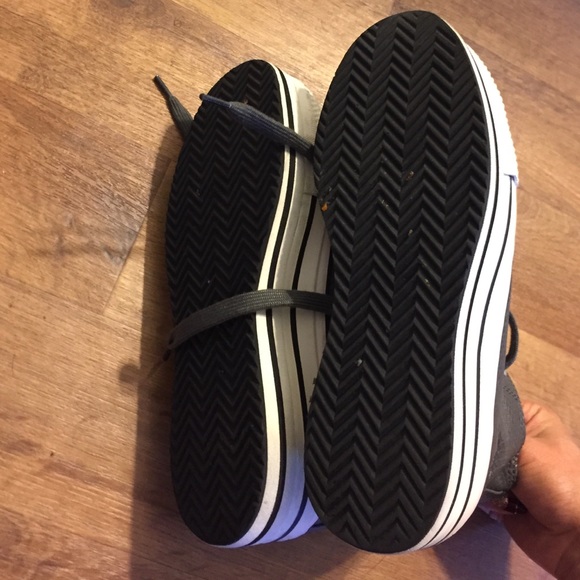 Platform sneakers - Picture 2 of 2