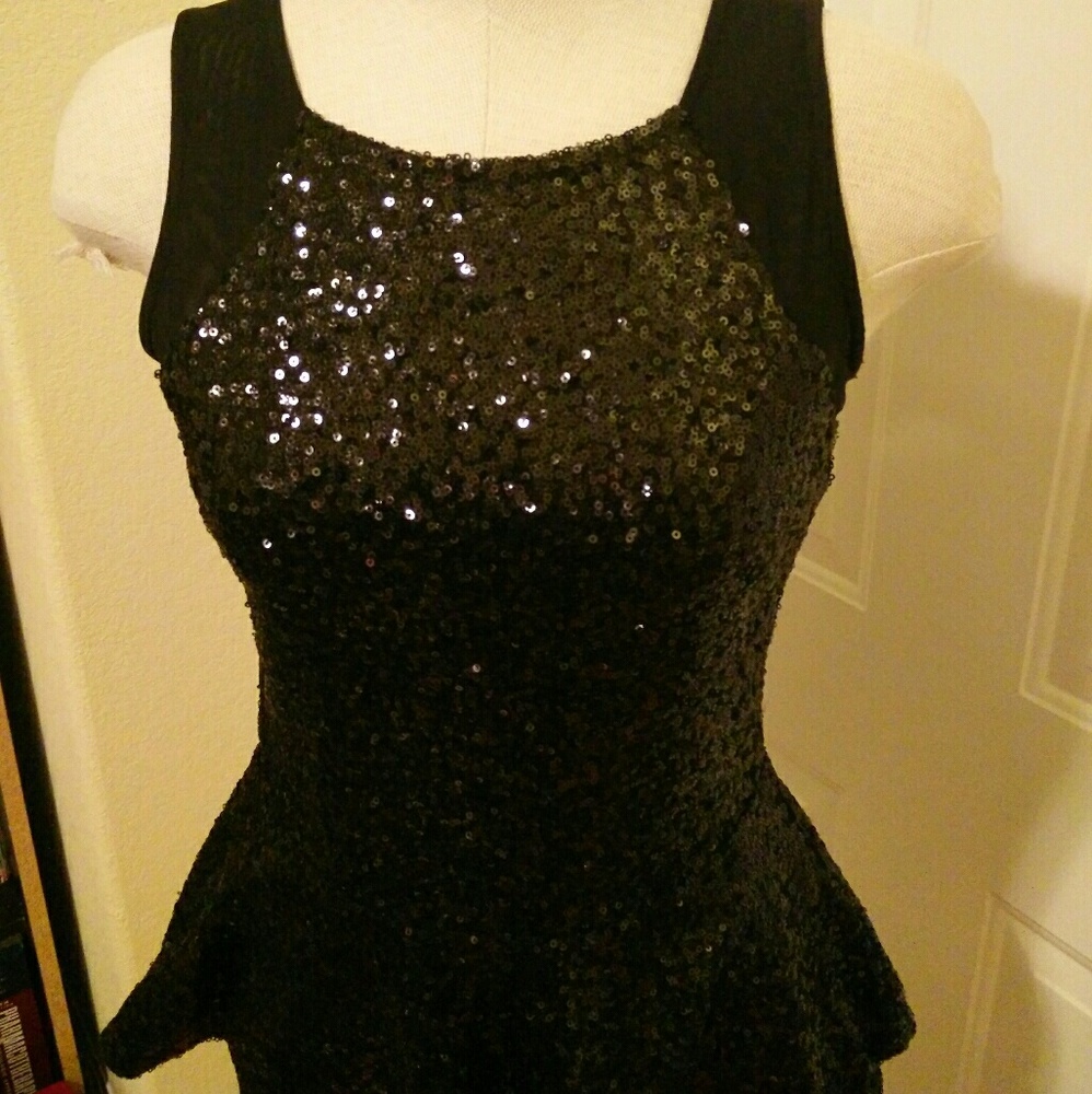 Gianni Bini sleeveless sequin peplum top - Picture 7 of 7