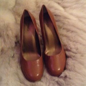 Preview International Classic Tan Heels