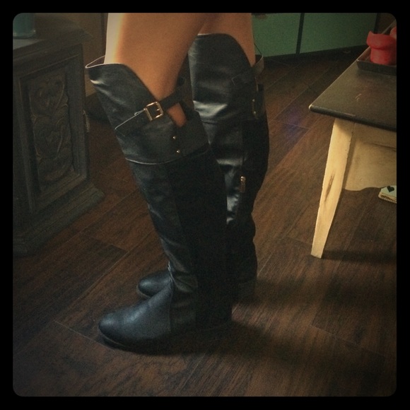 Black boots!