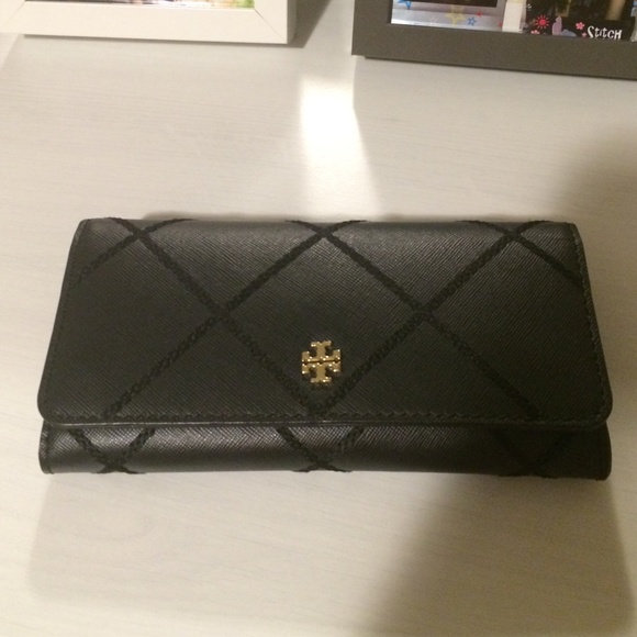 Tory burch wallet