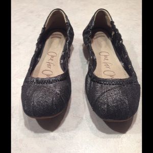 Tom's Ballet Flats size 5 Metallic Gray